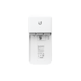 Switch PoE 24 V de Paso para Exterior con 4 Puertos Gigabit (1 PoE In, 3 PoE Out) NanoSwitch